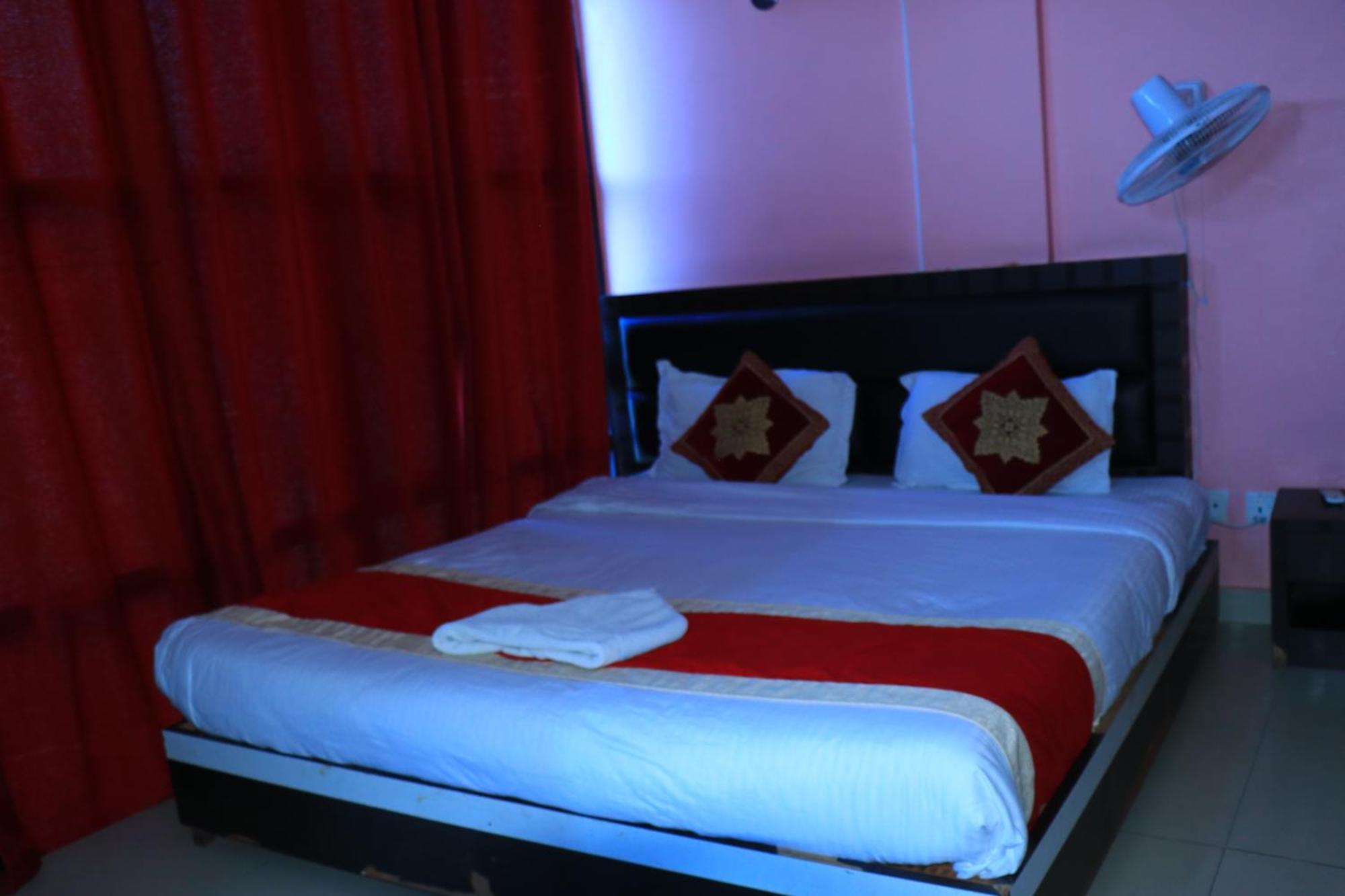 Hotel Megha Heritage Surkhet Kültér fotó